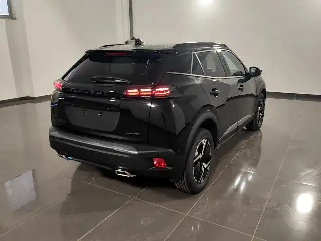 Peugeot 2008 view 4