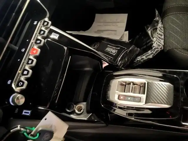 Peugeot 2008 view 16