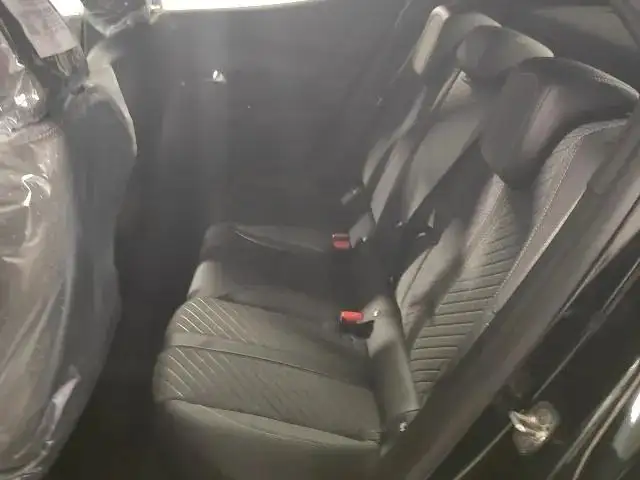 Peugeot 2008 view 9