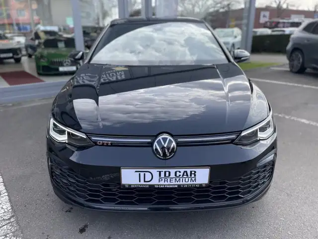 Volkswagen Golf view 2