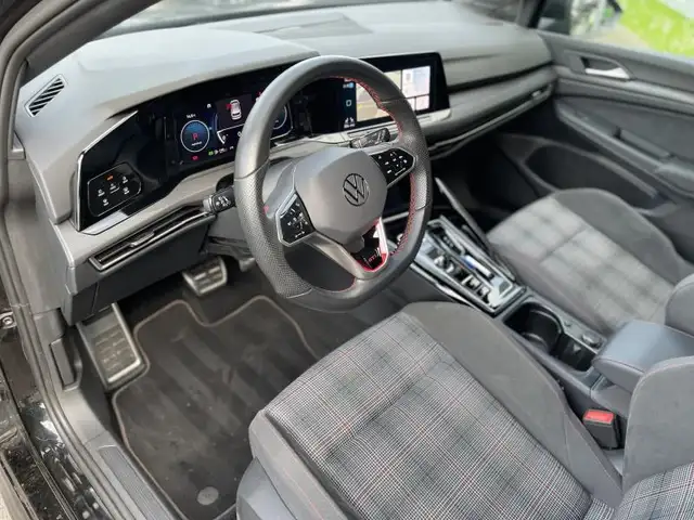 Volkswagen Golf view 6