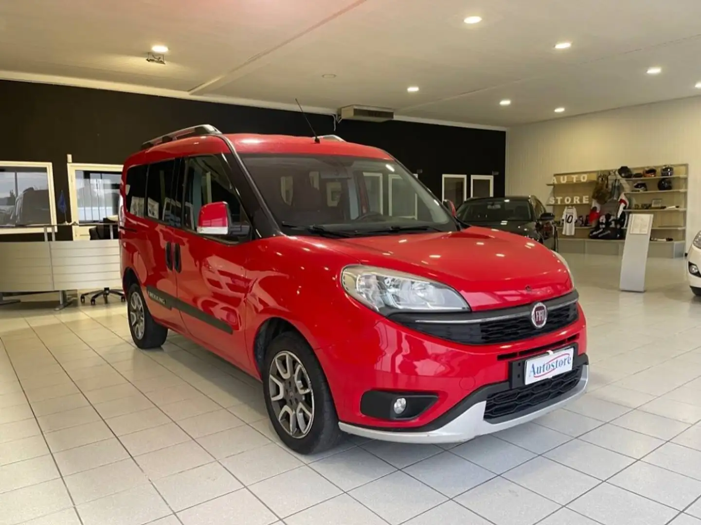 Fiat Doblo 1.6 mjt 16v Trekking 120cv Rojo - 2