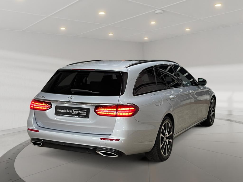 Mercedes-Benz E 200 d T Avantgarde Avantgarde+MBUX+Night+AHK — photo 4