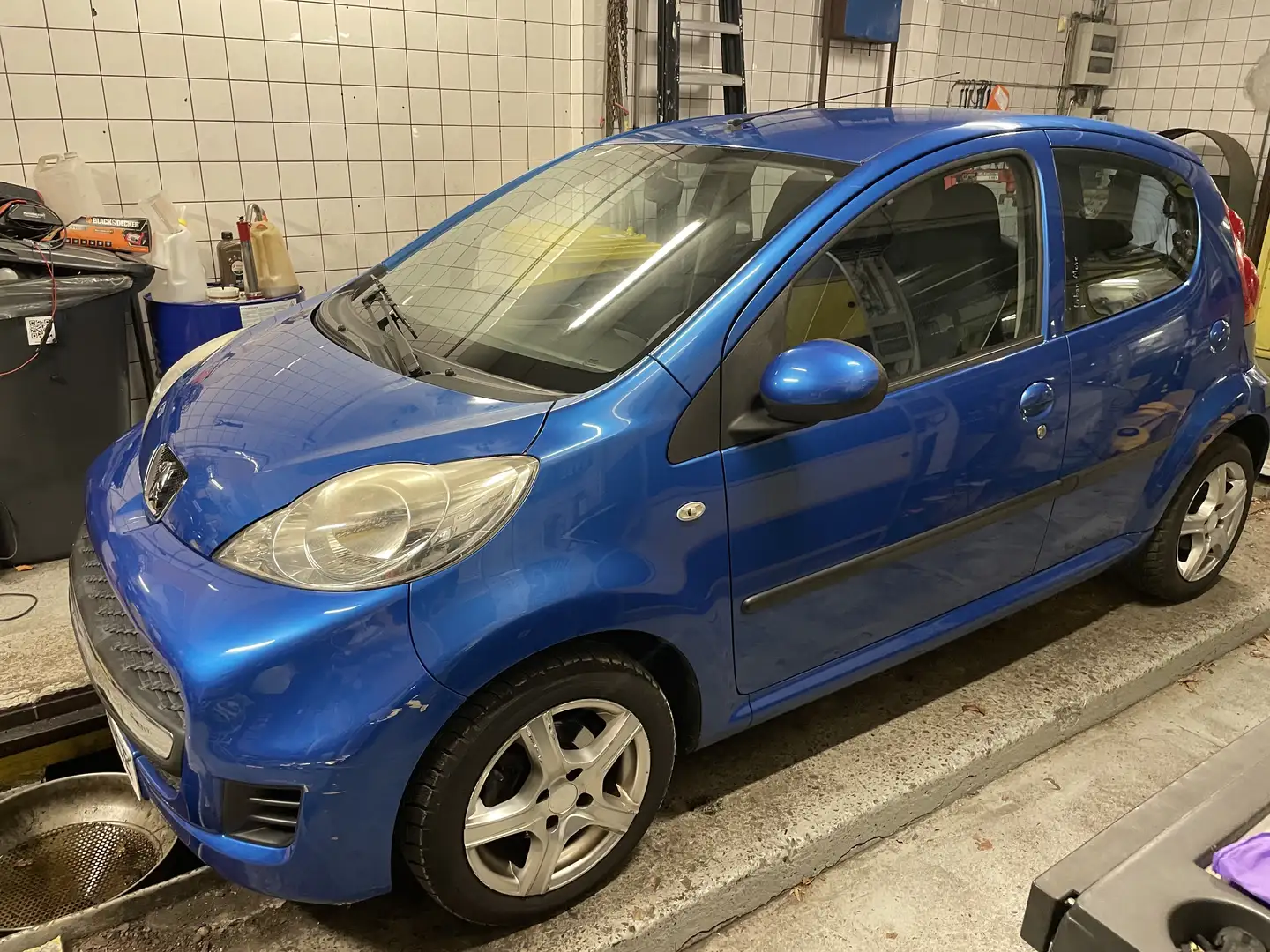 Peugeot 107 107 1.0i Urban Move Bleu - 1
