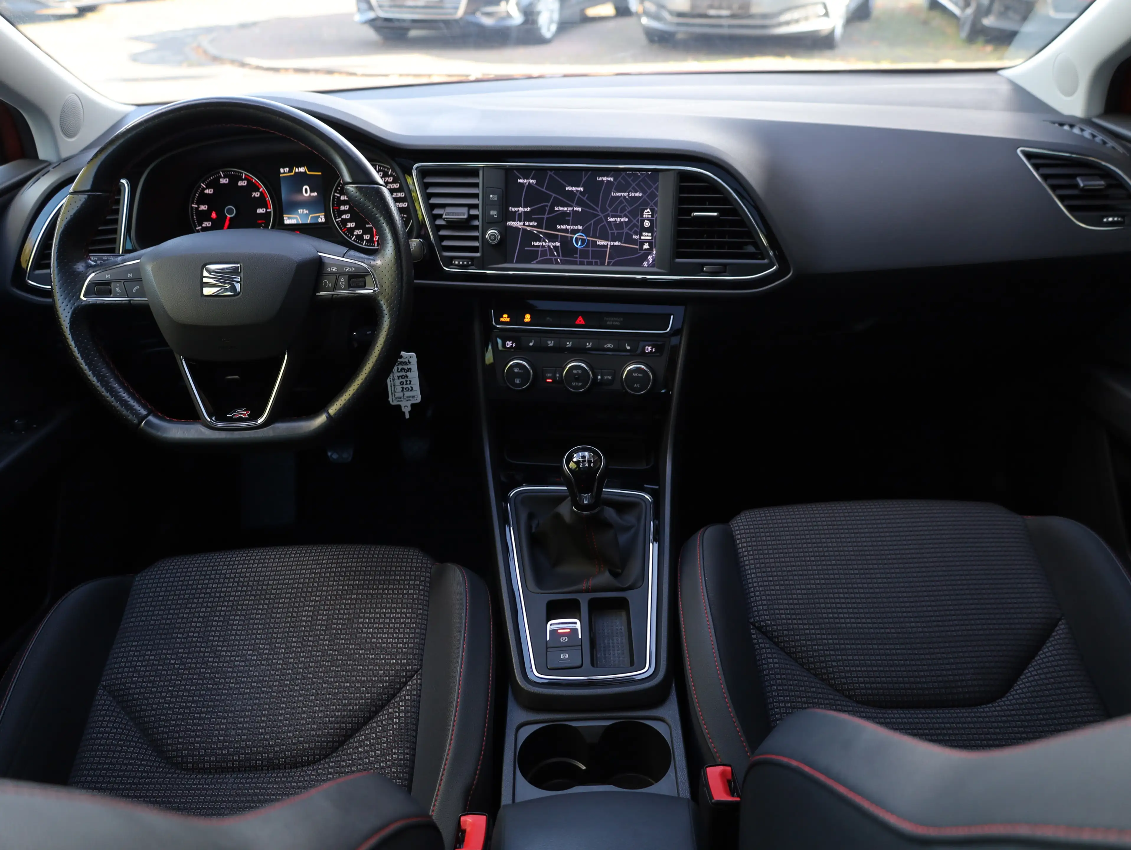 SEAT Leon FR* Tempomat*Panoramadach*SHZ*AHK* — photo 17