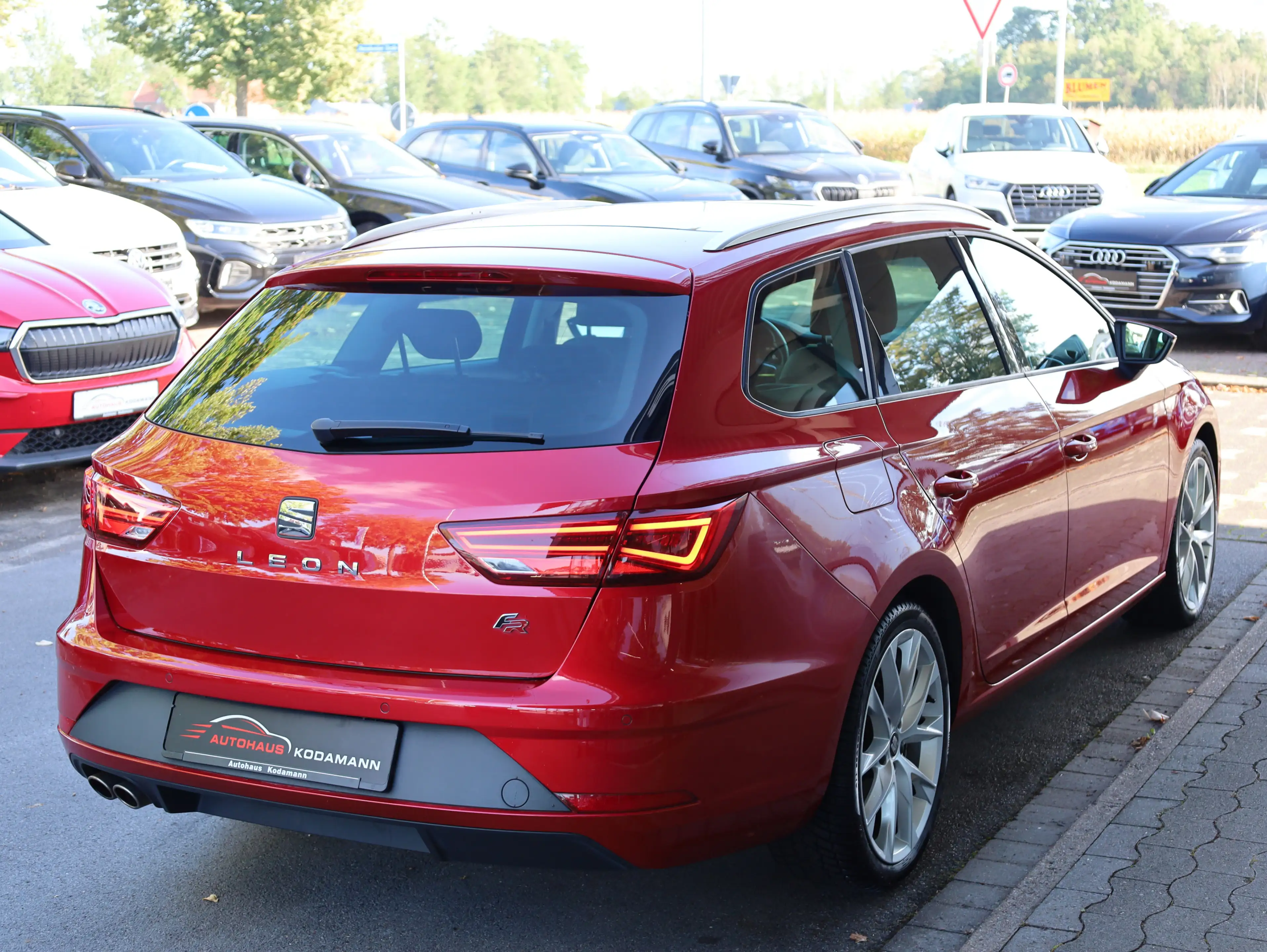 SEAT Leon FR* Tempomat*Panoramadach*SHZ*AHK* — photo 10