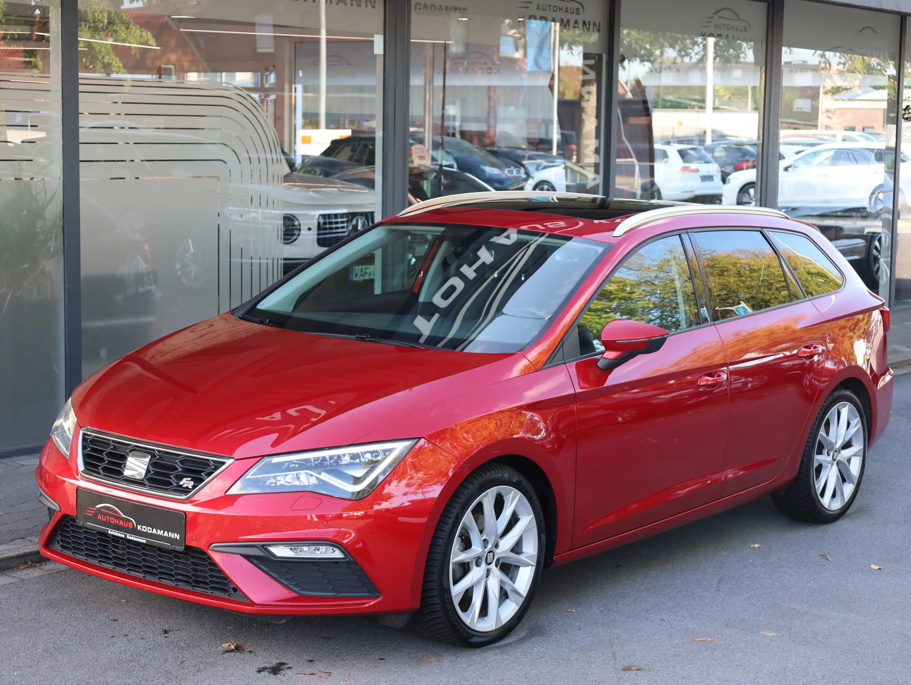 SEAT Leon FR* Tempomat*Panoramadach*SHZ*AHK* — photo 6