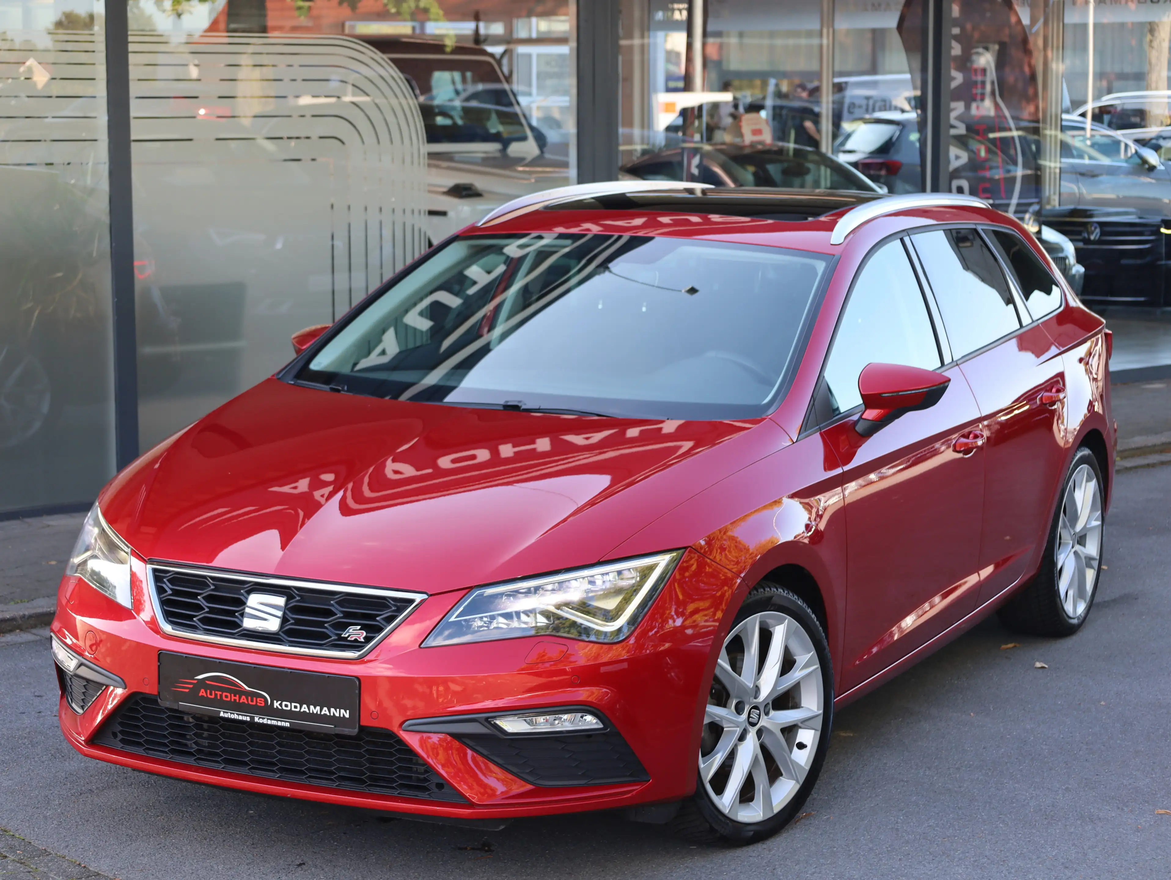 SEAT Leon FR* Tempomat*Panoramadach*SHZ*AHK* — photo 2