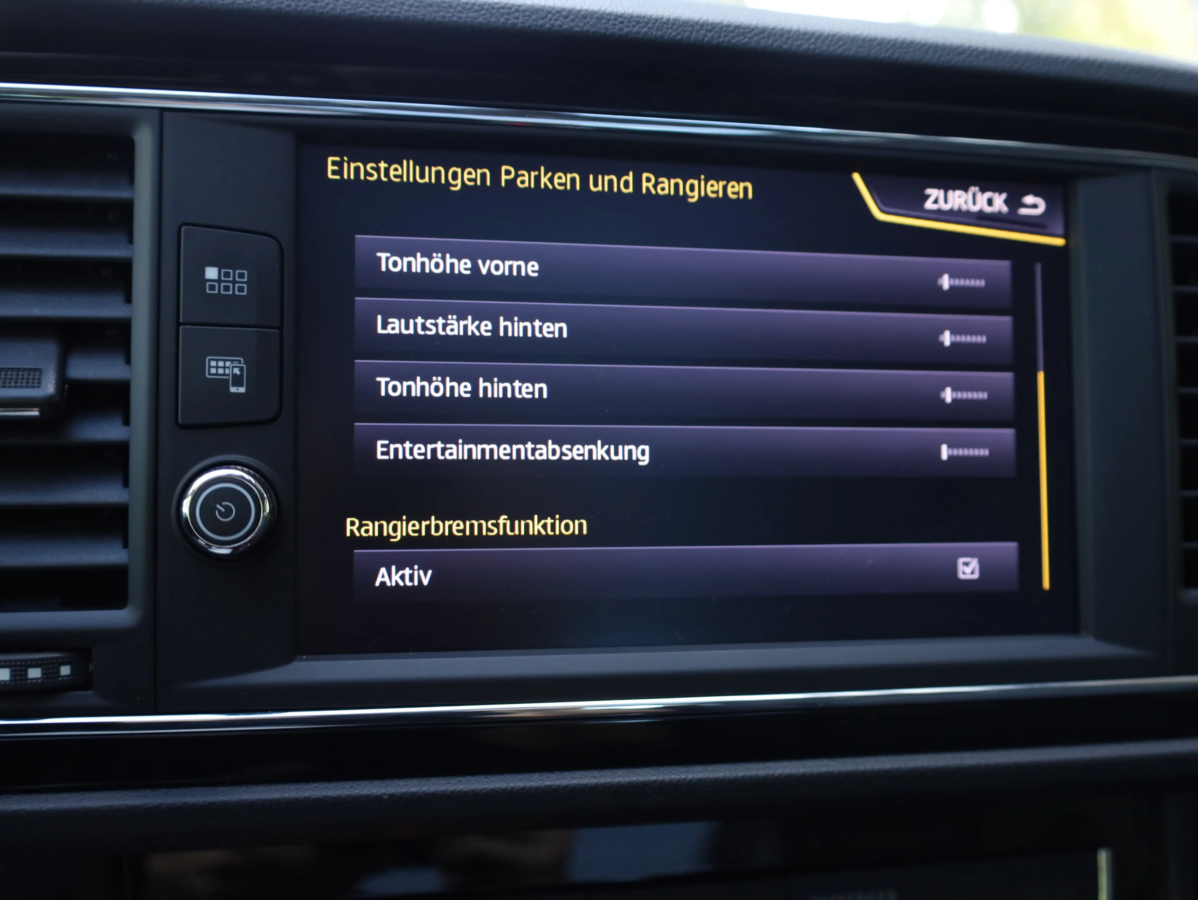 SEAT Leon FR* Tempomat*Panoramadach*SHZ*AHK* — photo 30