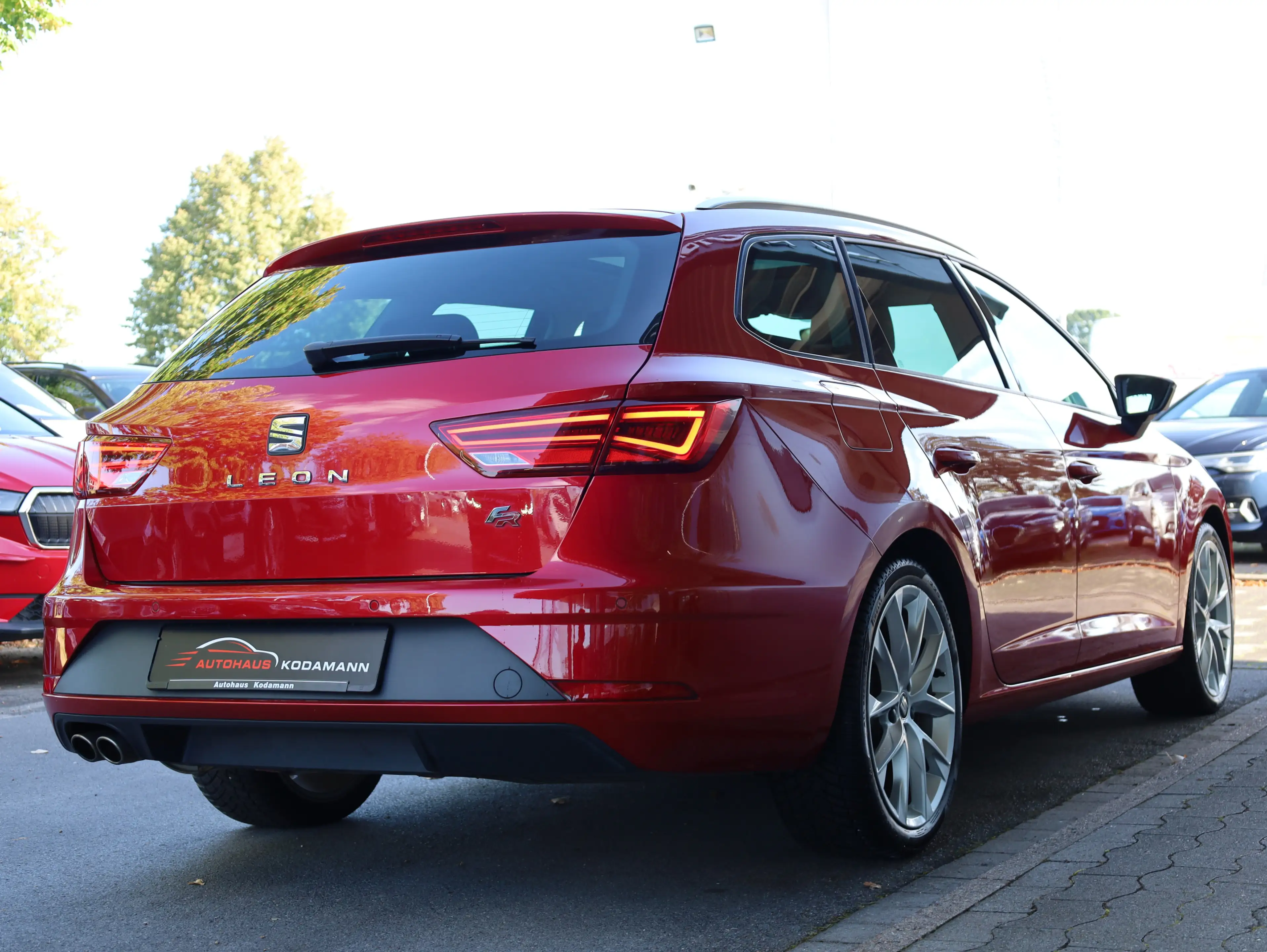 SEAT Leon FR* Tempomat*Panoramadach*SHZ*AHK* — photo 11