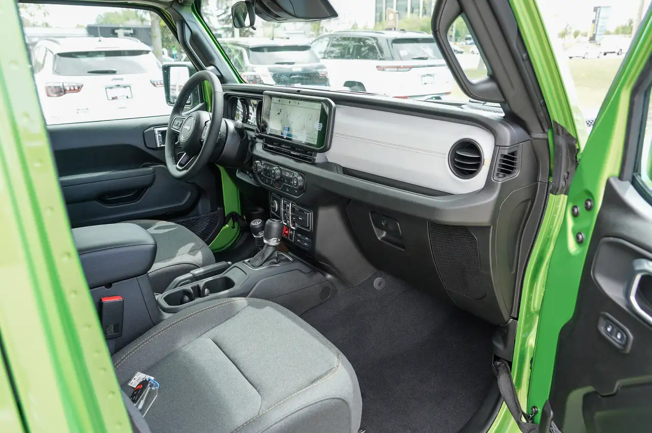 Jeep Wrangler снимка Jeep Wrangler