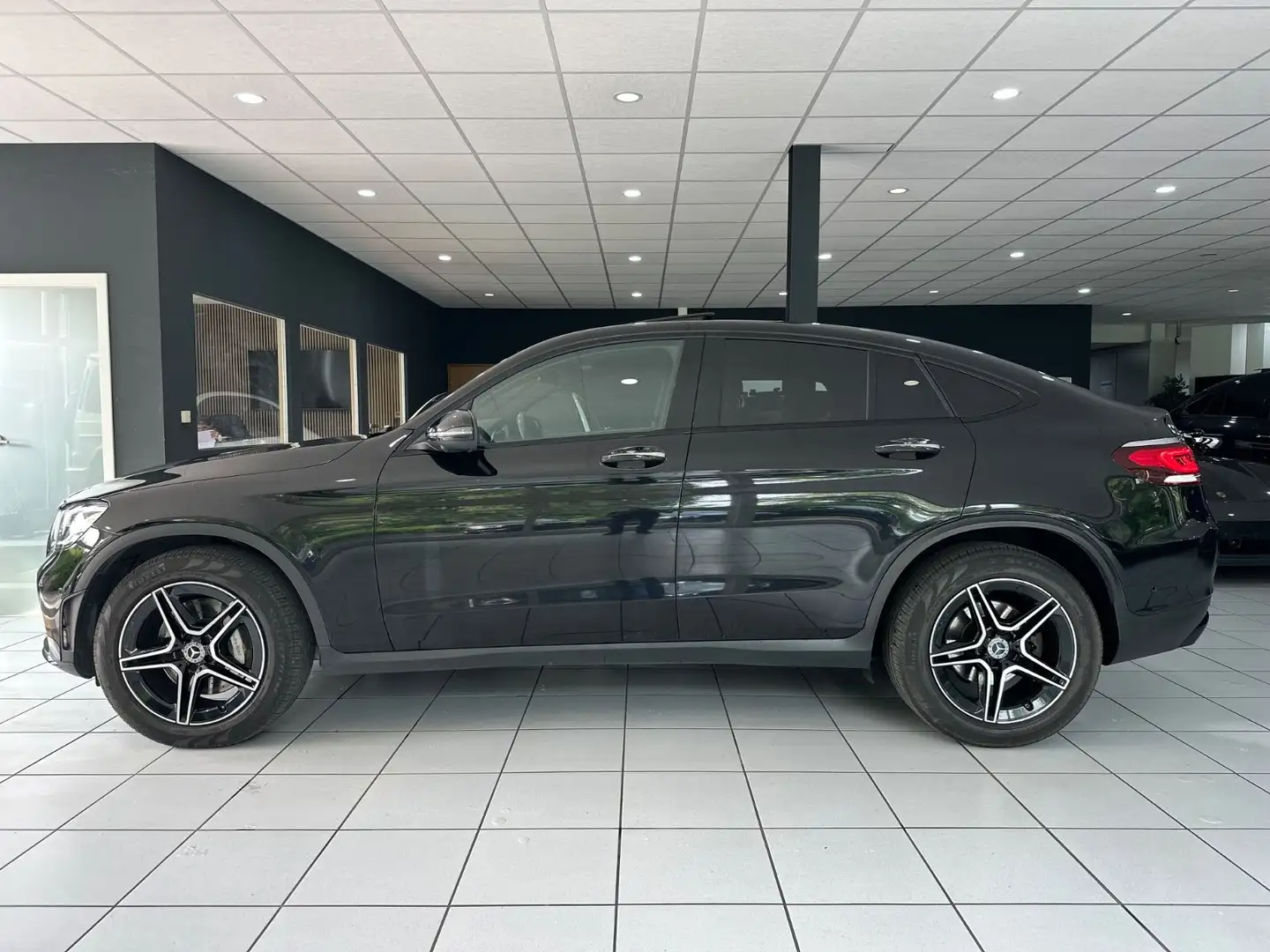 Mercedes-Benz GLC 220 d Coupe 4M*AMG*360*SHD*MBEAM*KEYLESS*LED Schwarz - 2