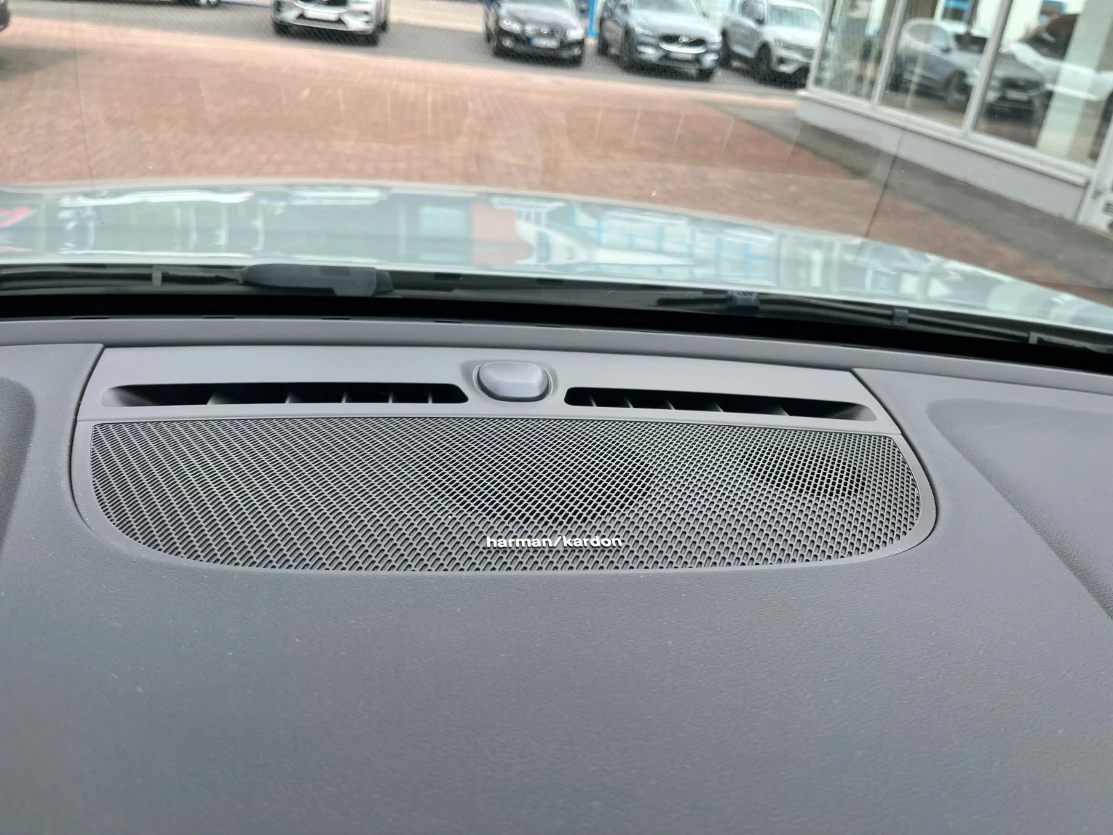 Volvo EX40 XC40 / EX40 Ultimate Dark Twin Motor — photo 24