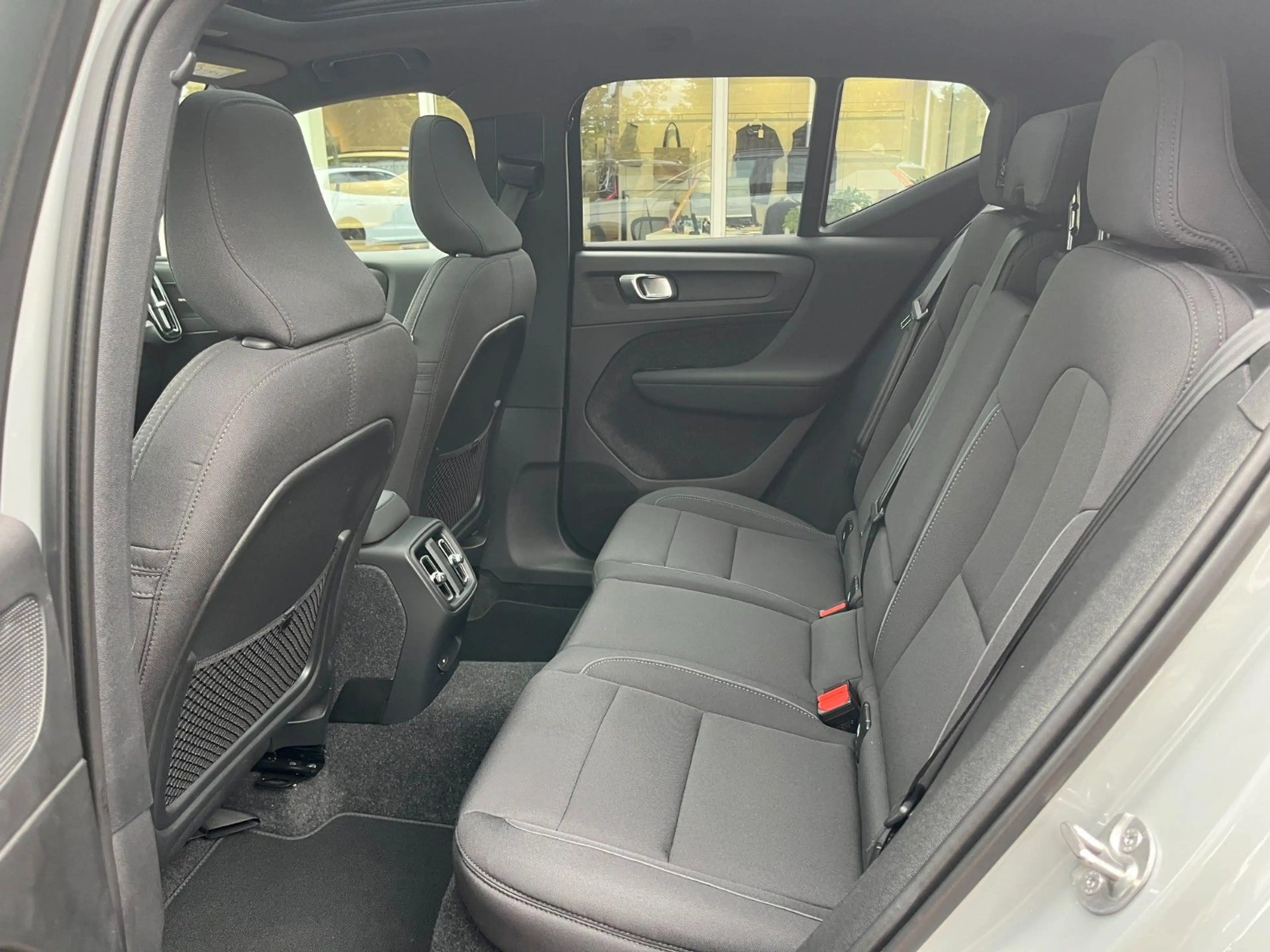 Volvo EX40 XC40 / EX40 Ultimate Dark Twin Motor — photo 29