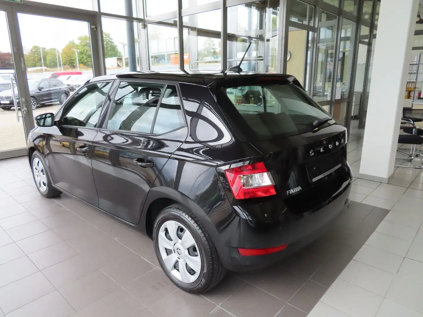 Skoda Fabia Cool Plus SHZ PDC Noir - 2