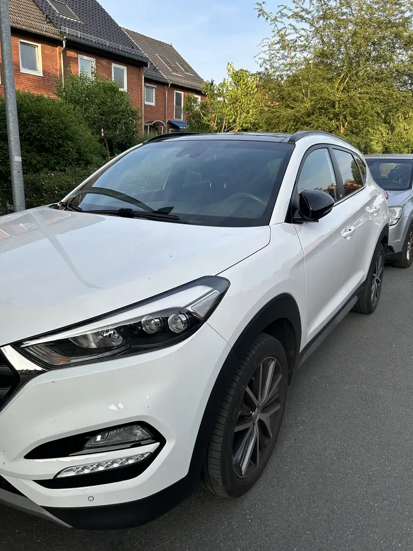 Hyundai TUCSON Passion + 2WD Weiß - 2