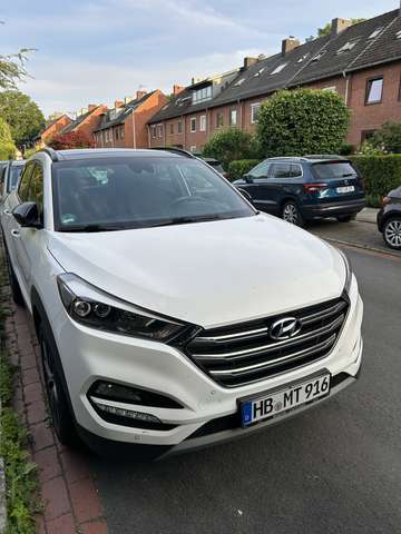 Imagine Hyundai TUCSON Passion + 2WD