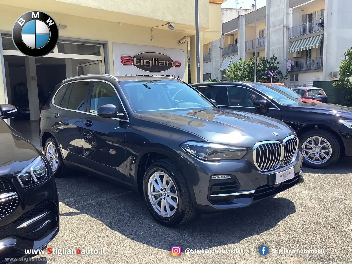 BMW X5 xDrive30d Business 7 POSTI UFF BMW ITALIA Gris - 1