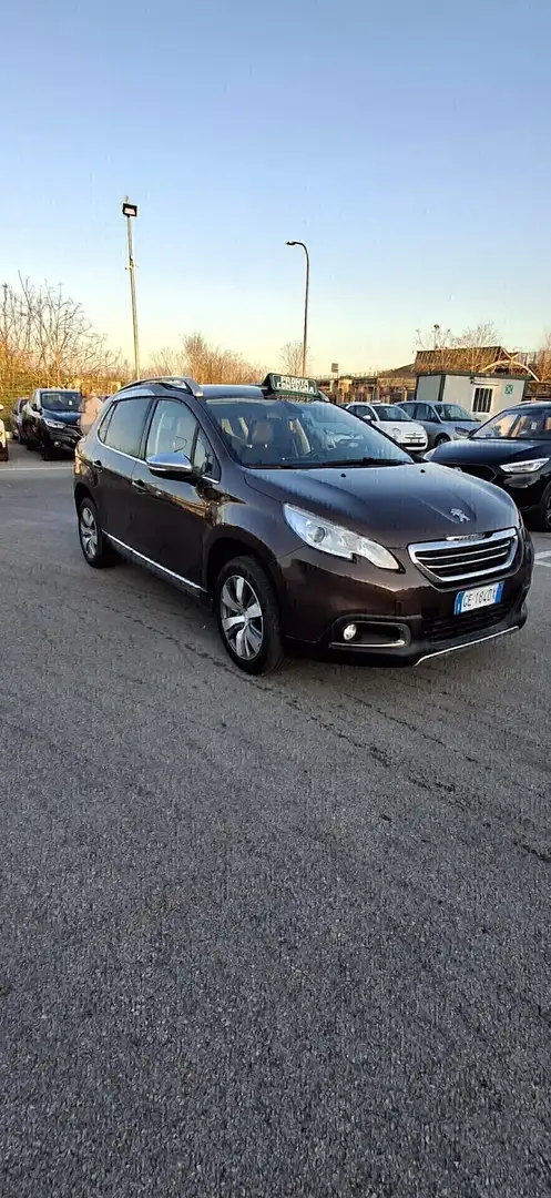 Peugeot 2008 1.6 e-HDi 92 CV Stop&Start Allure Brun - 2