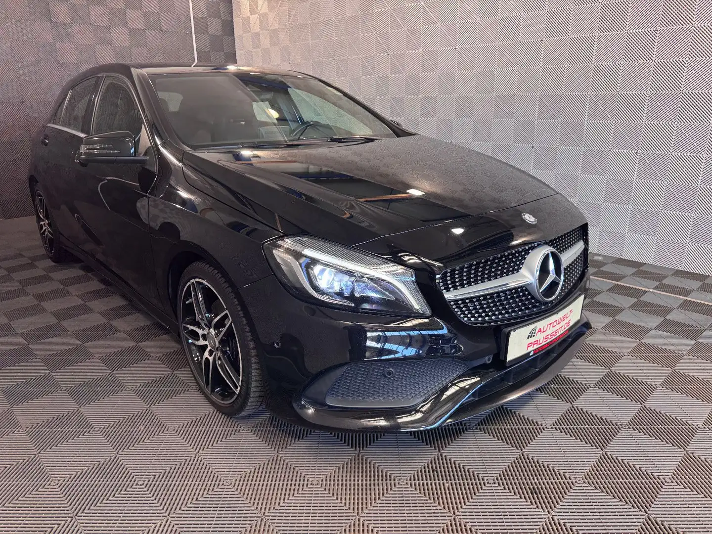 Mercedes-Benz A 180 *AMG LINE*TEMPO-LED-TOT.W-NAVI-PDC-SP.SITZE Noir - 1