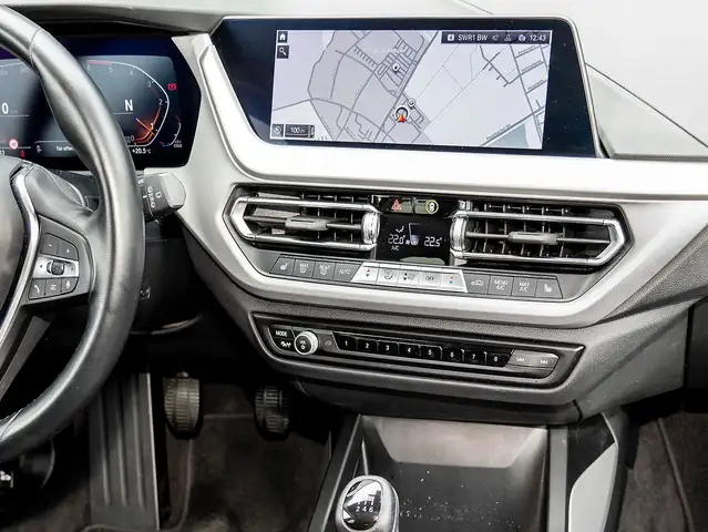 BMW 1 Series view 7