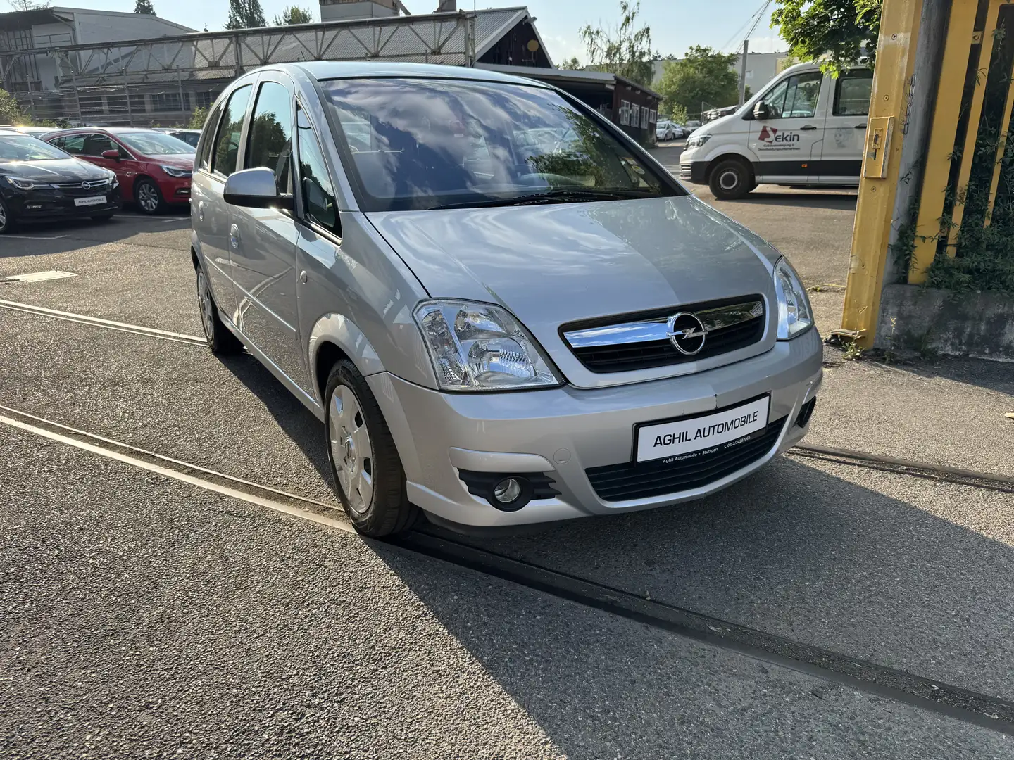 Opel Meriva Edition TÜV und HU neu Automatik Grau - 1