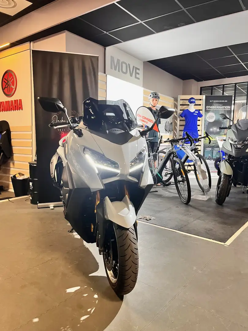 Yamaha TMAX 560 Gris - 1