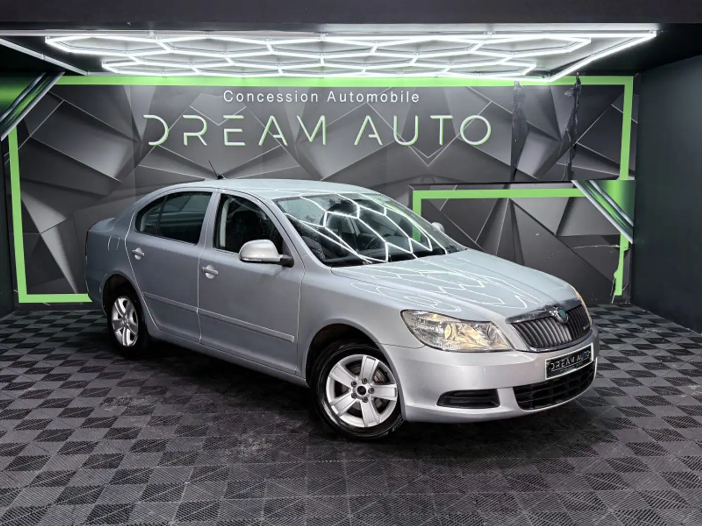 Skoda Octavia 1.6 TDI105 CR FAP ELEGANCE Gris - 2