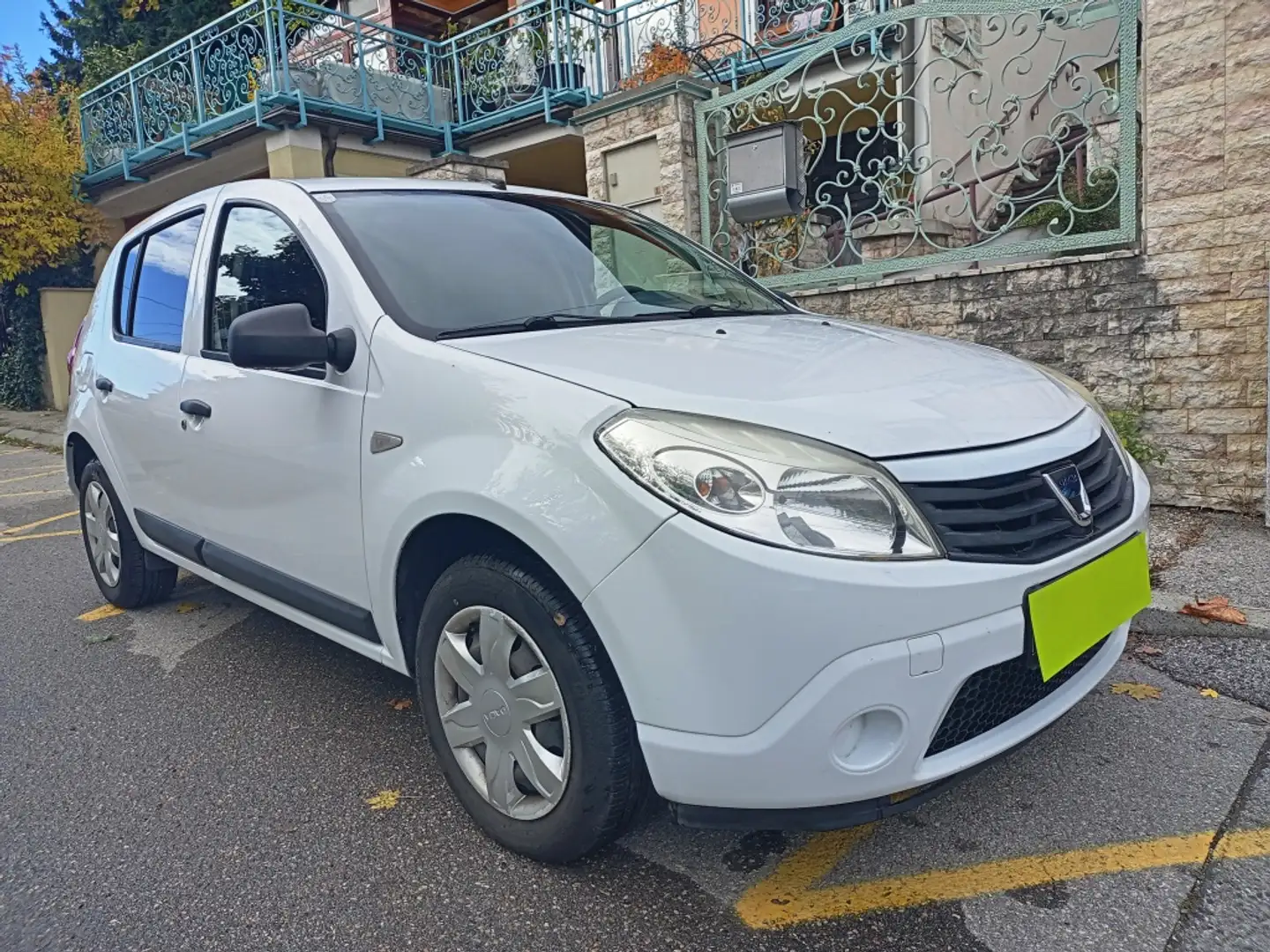 Dacia Sandero Sandero 1,2 16V Weiß - 1