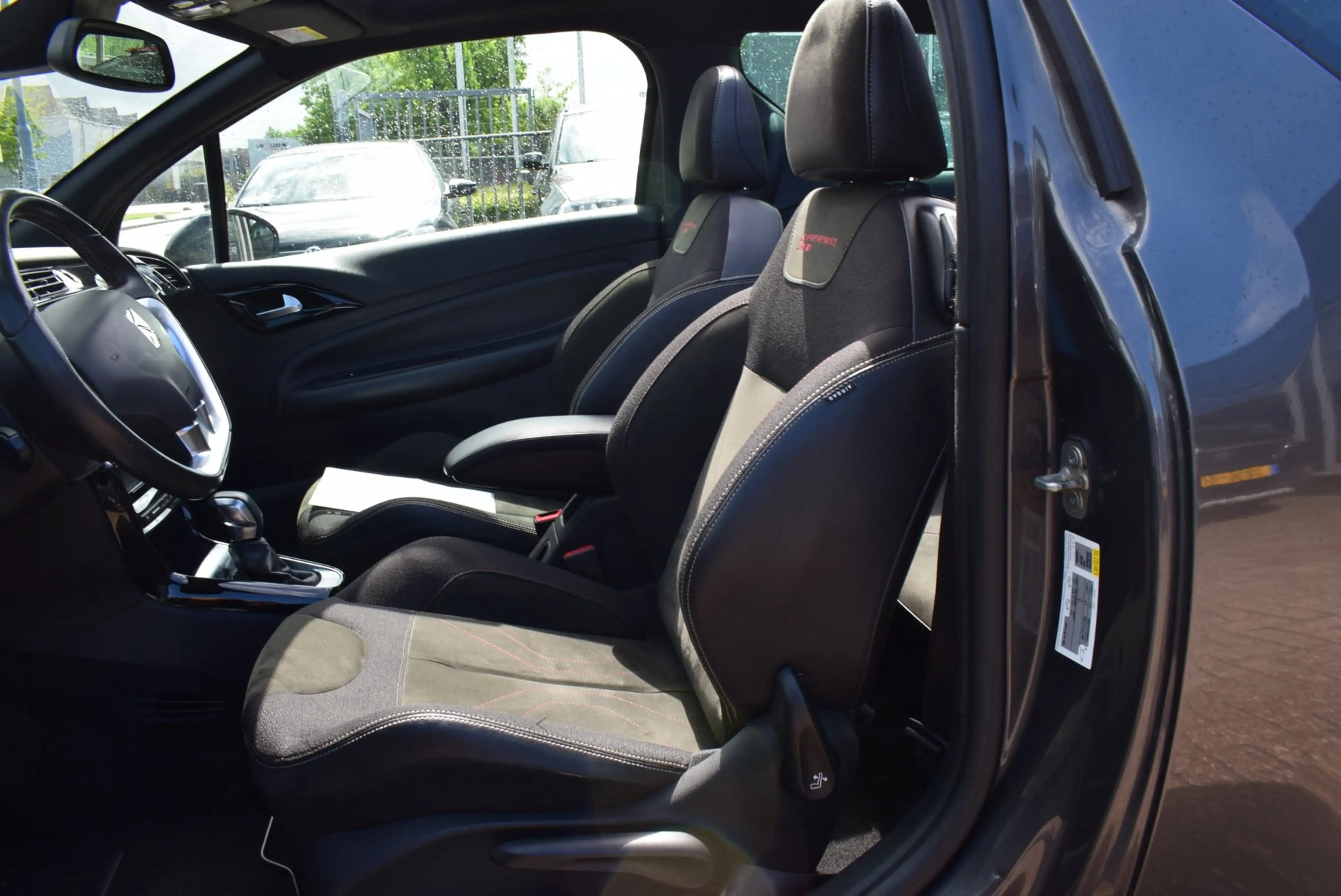 DS Automobiles DS 3 Cabrio 1.2 PureTech So Chic DS3 Cabrio Performance — photo 13
