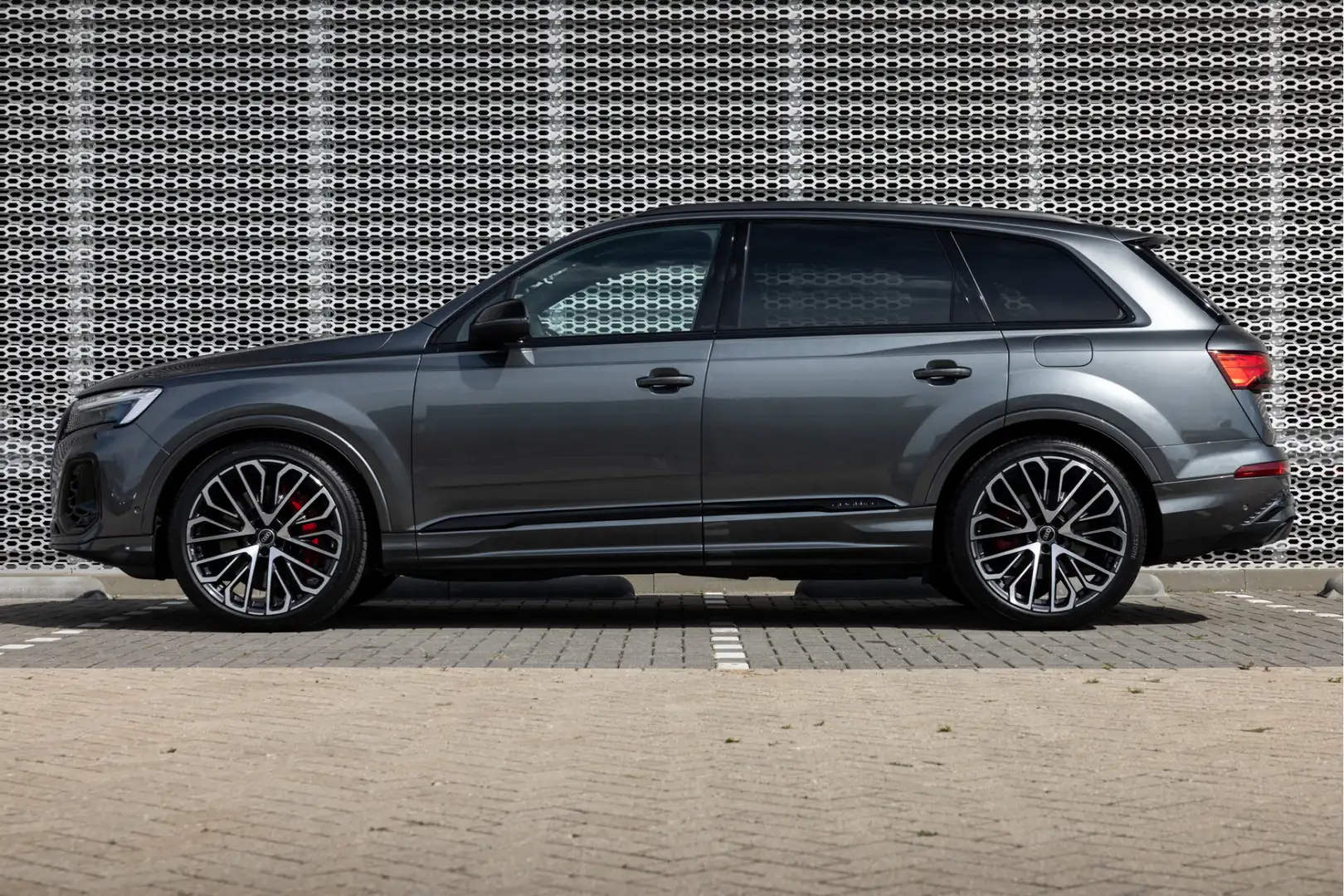 Audi Q7 60 TFSI e 490pk quattro S Line | S-sportstoelen | Grau - 2