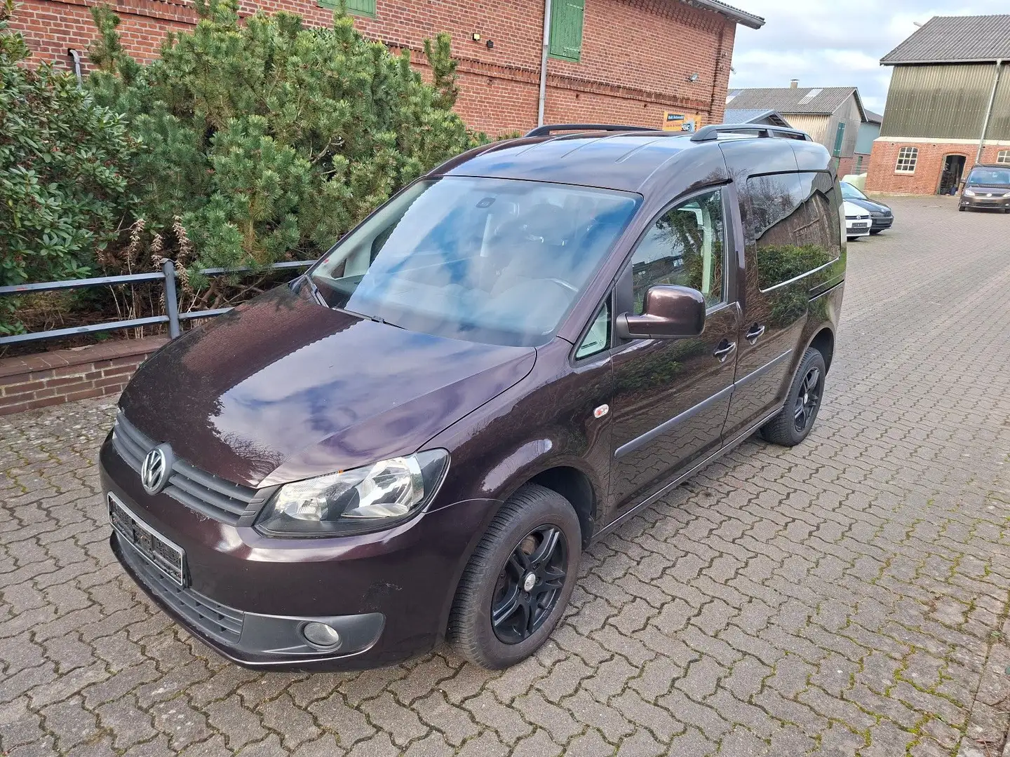 Volkswagen Caddy 1,6TDI 75kW Comfortline 5-Sitzer Violett - 1