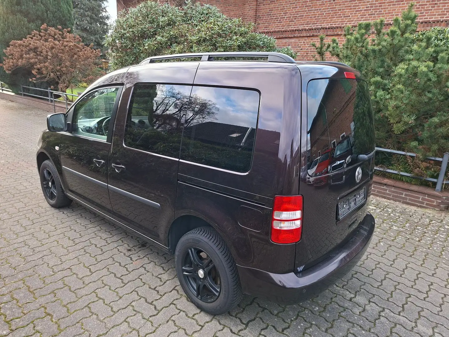 Volkswagen Caddy 1,6TDI 75kW Comfortline 5-Sitzer Violett - 2