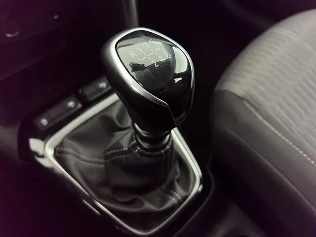 Opel Corsa view 13
