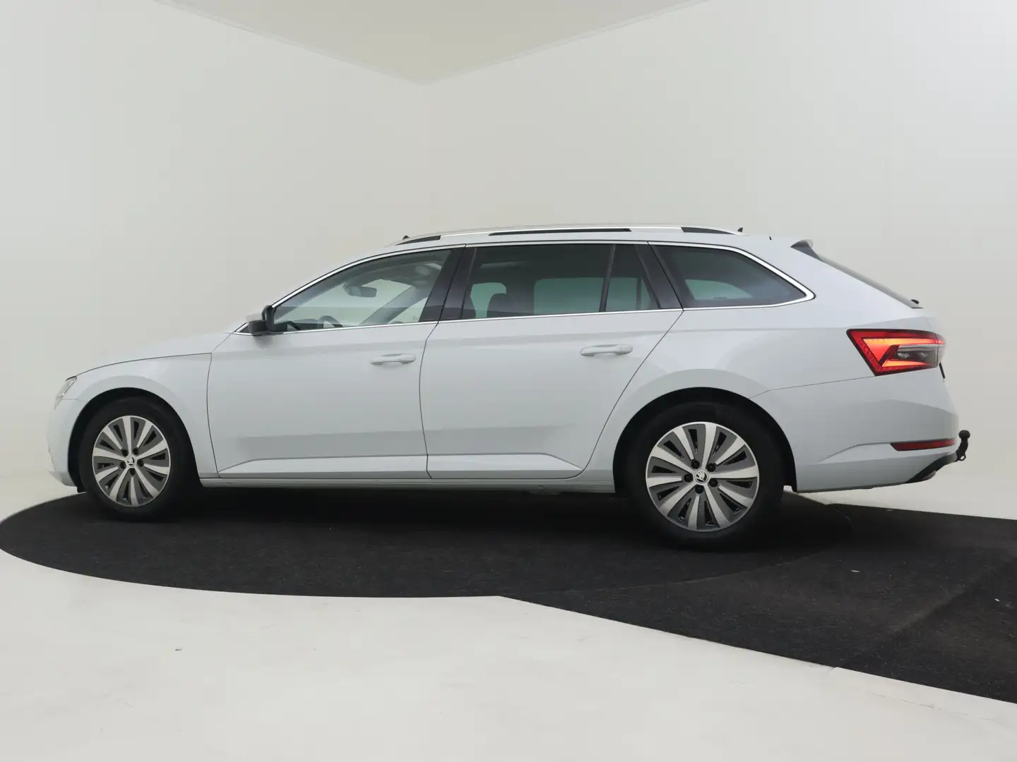 Skoda Superb Combi 1.4 TSI iV Business Edition Plus 218pk | Pan Wit - 2