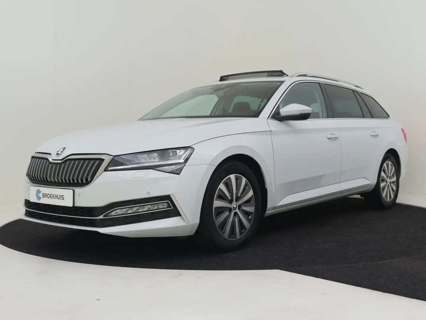 Skoda Superb Combi 1.4 TSI iV Business Edition Plus 218pk | Pan Wit - 1