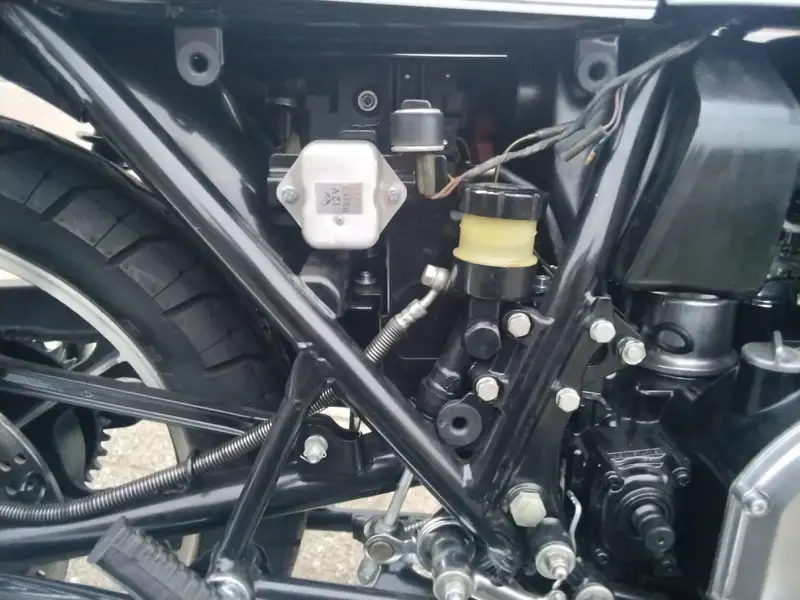 Kawasaki Z 1000 - foto 8