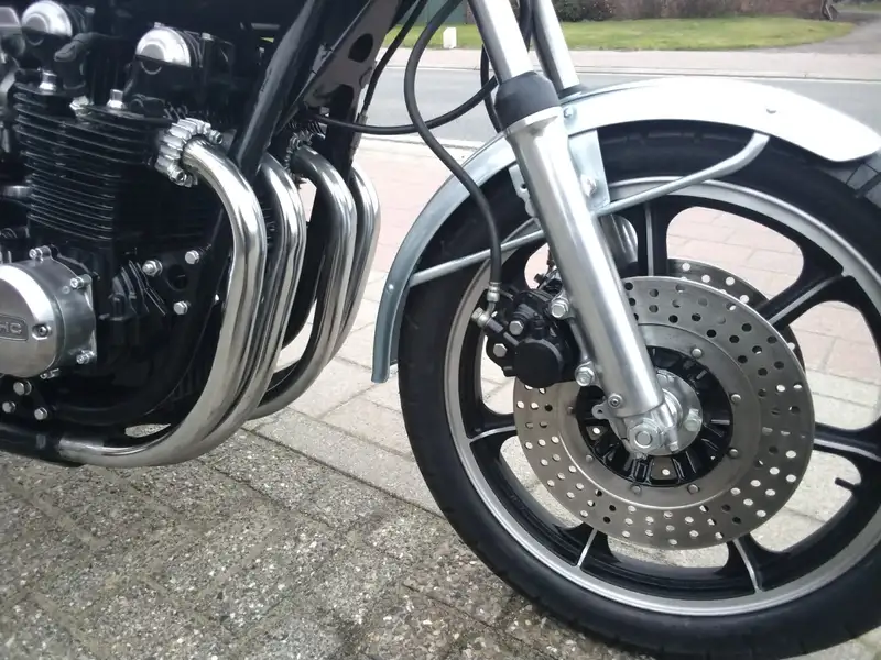 Kawasaki Z 1000 - foto 2