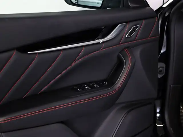 Maserati Levante view 6