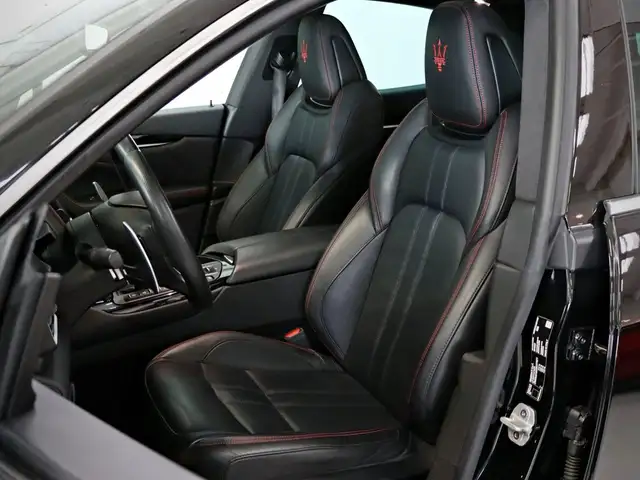 Maserati Levante view 12