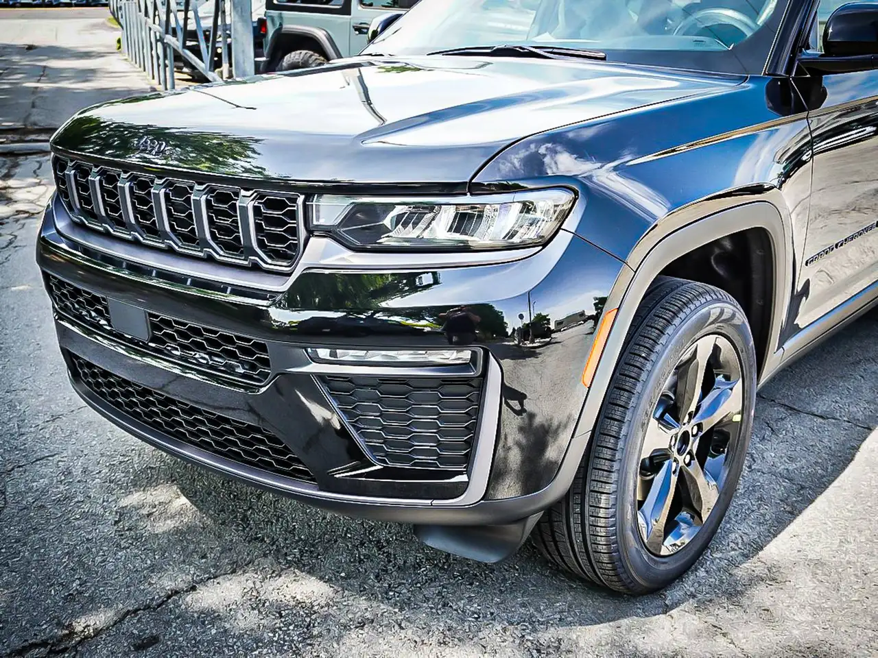 Jeep Grand Cherokee снимка Jeep Grand Cherokee