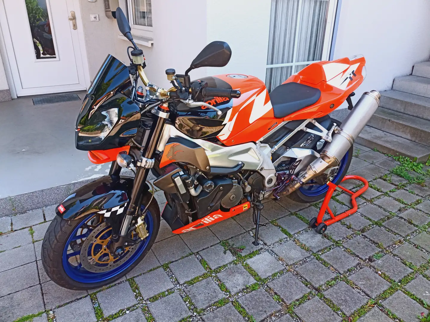 Aprilia RSV 1000 Tuono R Rouge - 2