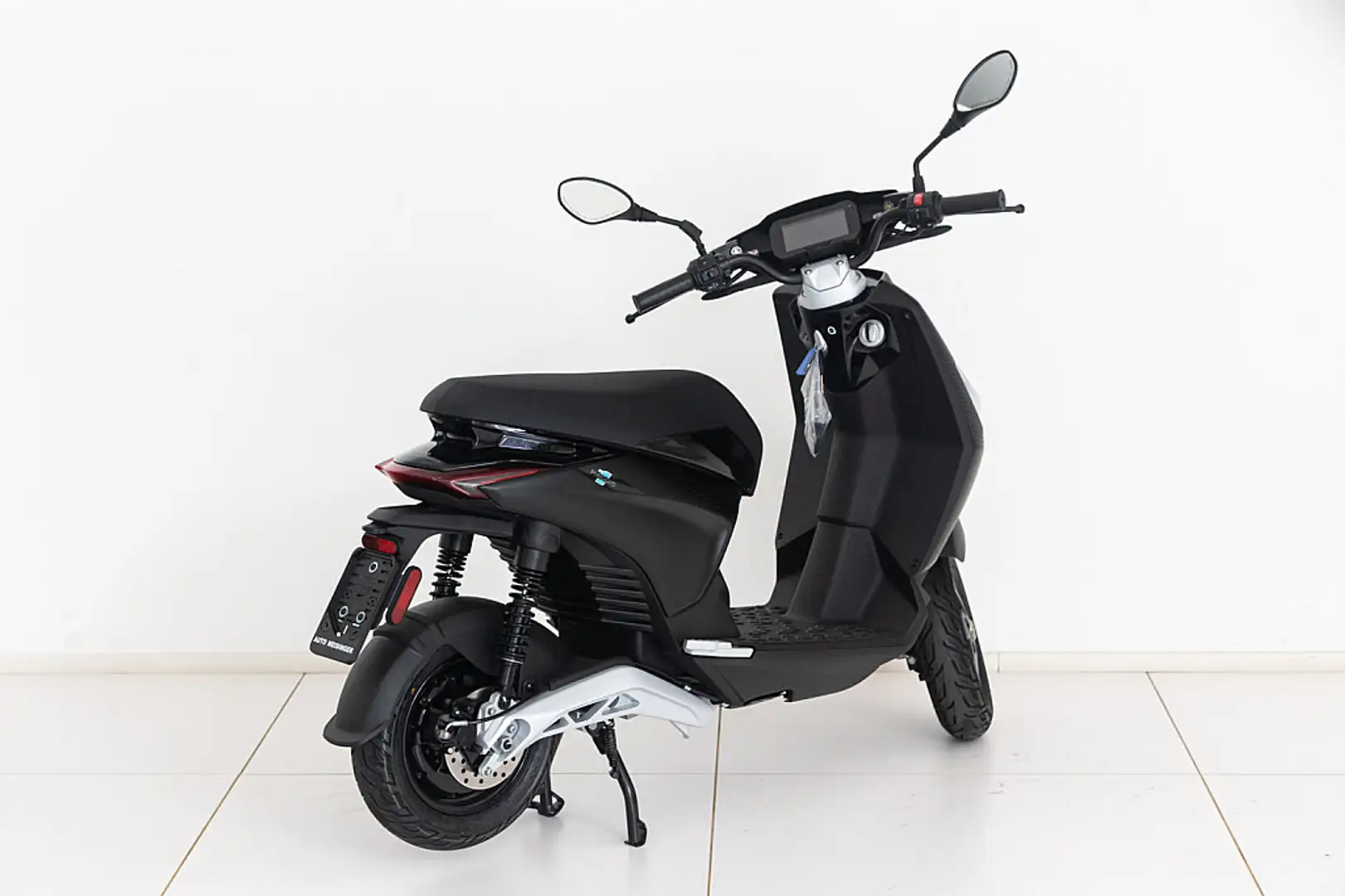 Piaggio ONE + L1 45 KMH Schwarz - 2