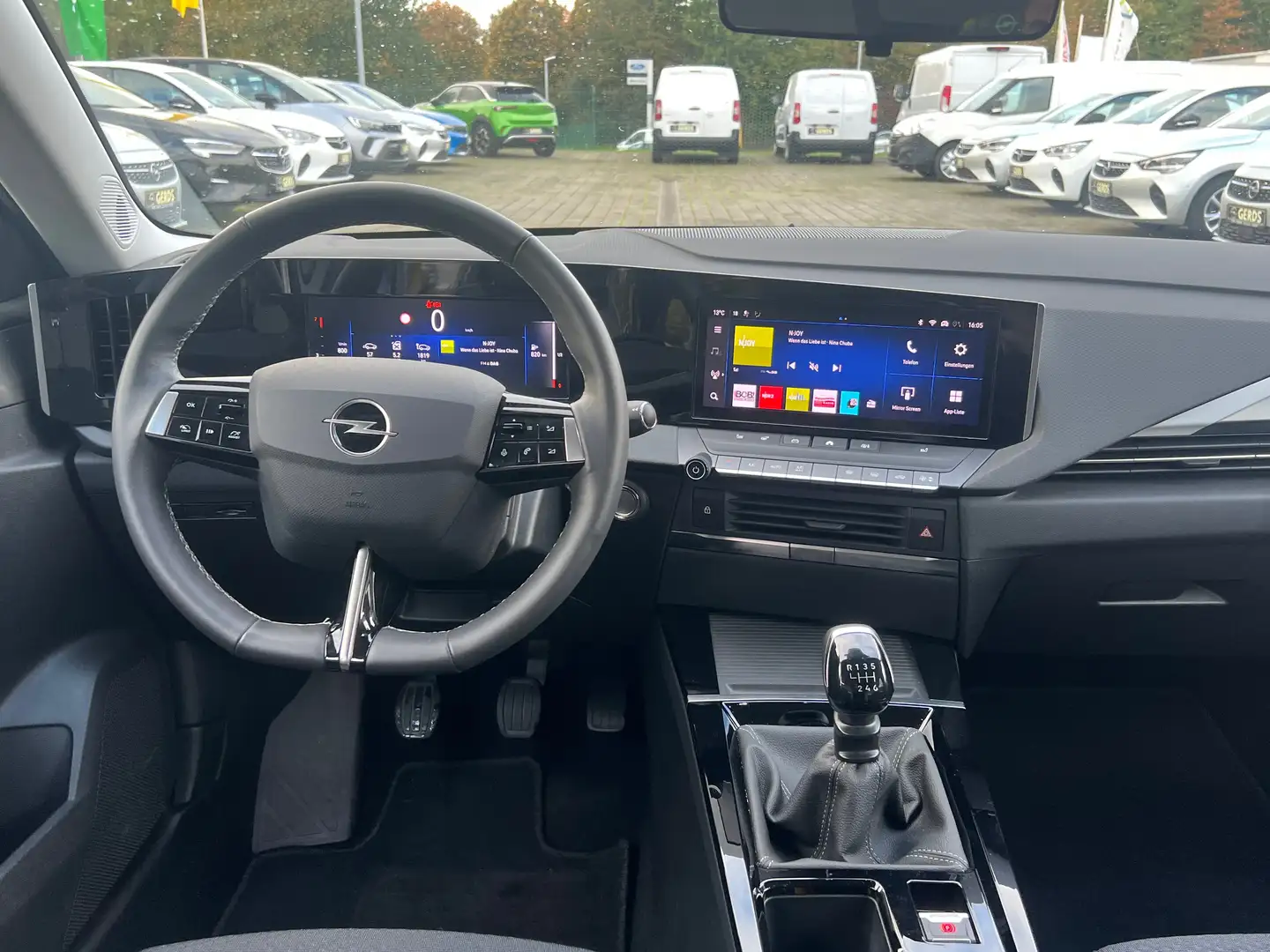 Opel Astra Enjoy Weiß - 2