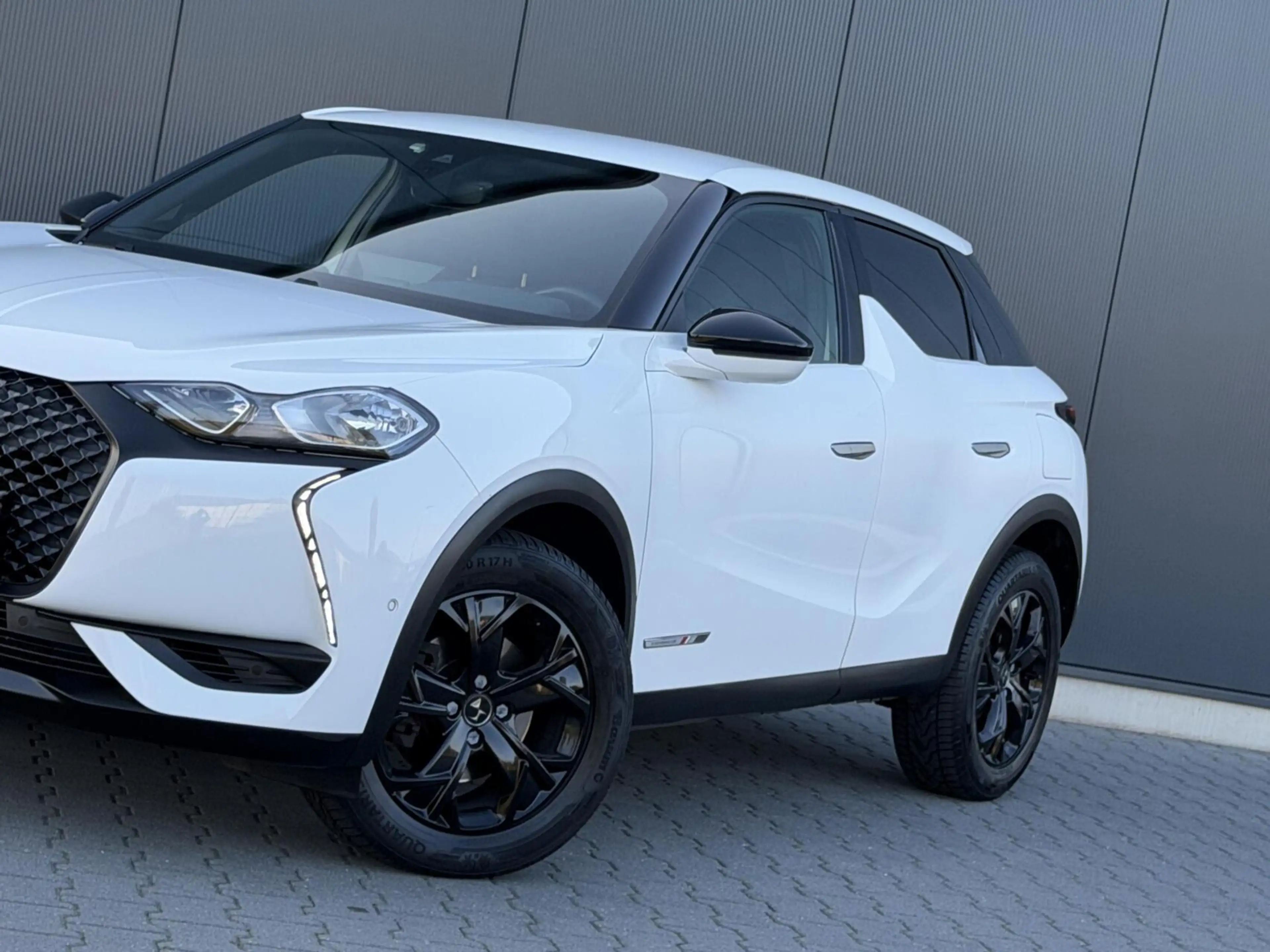 DS Automobiles DS 3 Crossback 1.2 PureTech Performance Line Leder - Alcantara - — photo 6