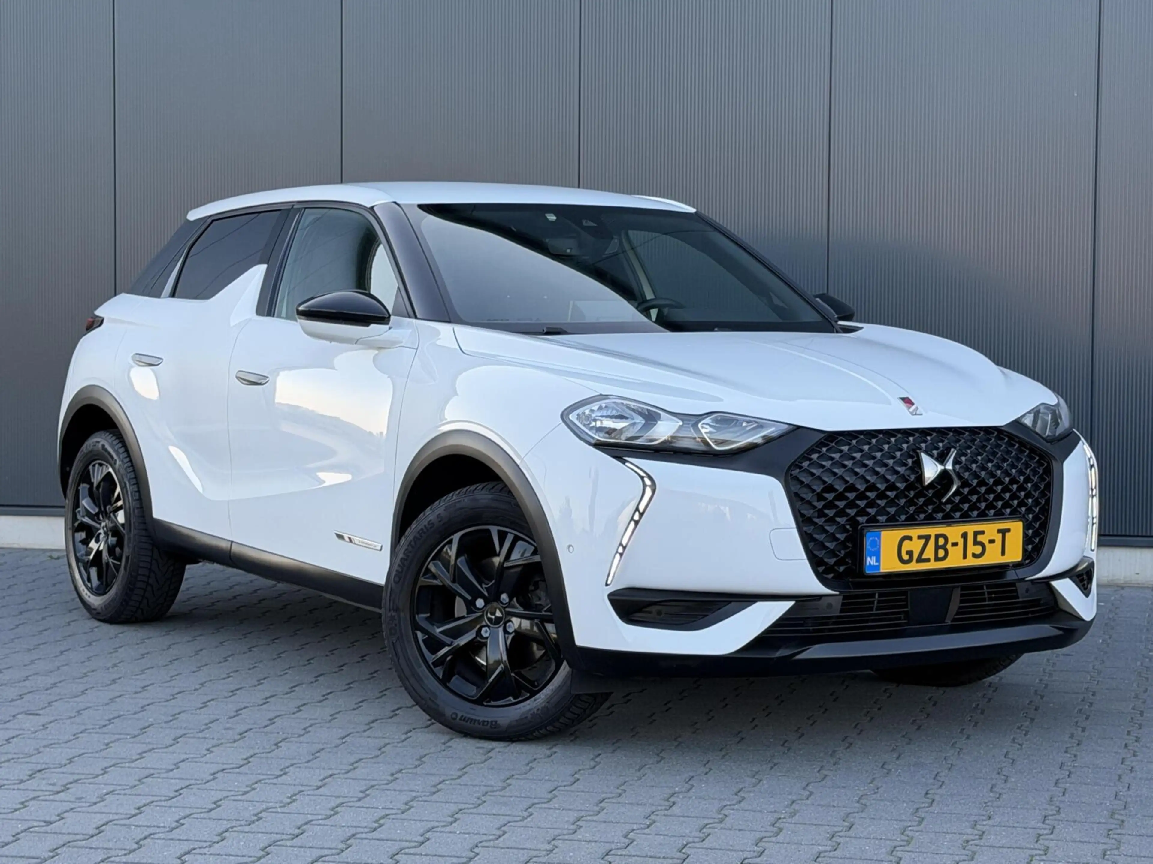 DS Automobiles DS 3 Crossback 1.2 PureTech Performance Line Leder - Alcantara - — photo 2
