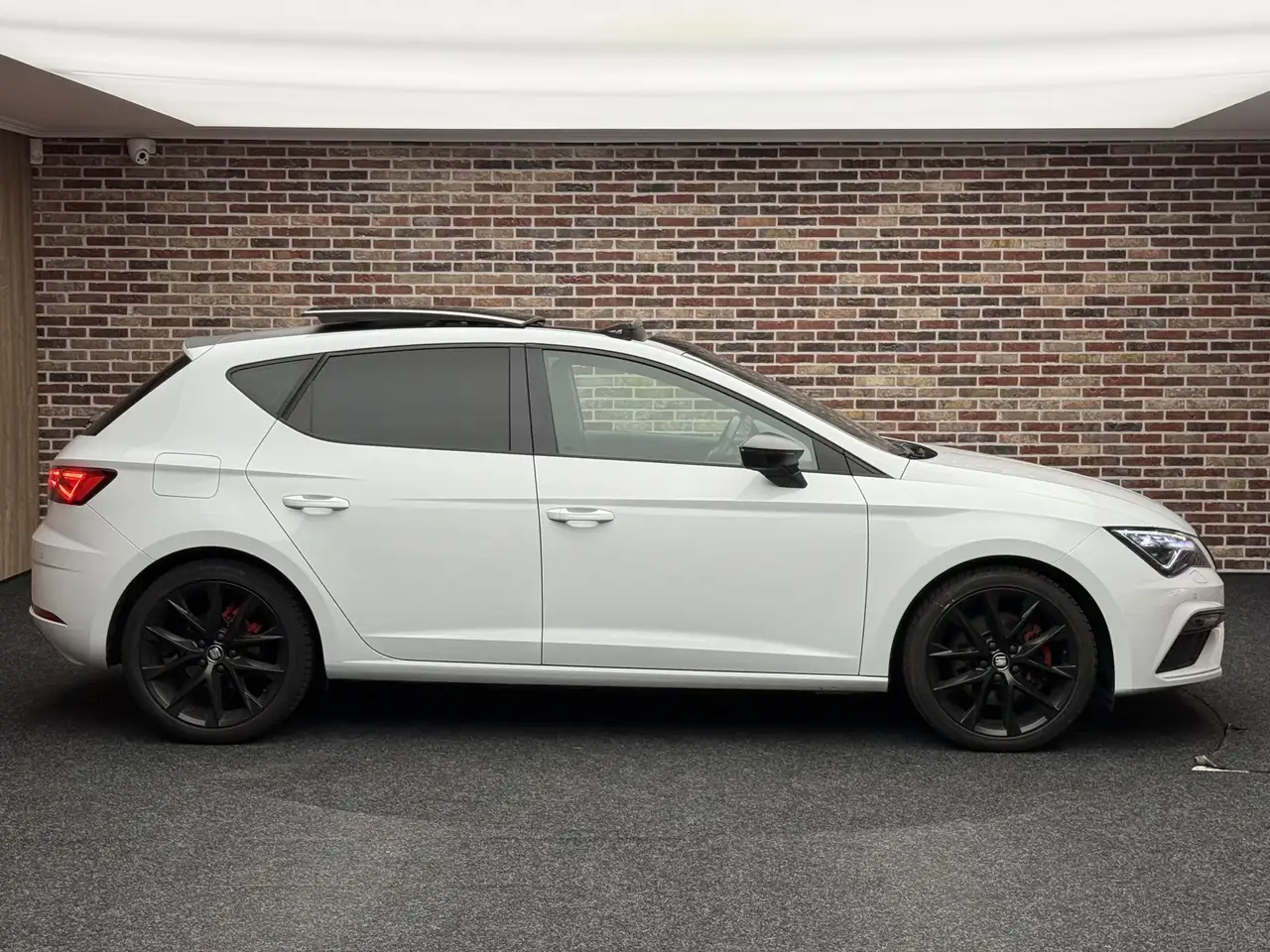 SEAT Leon 1.5 TSI FR Ultimate Edition Black Pano Camera, миниатюра 4