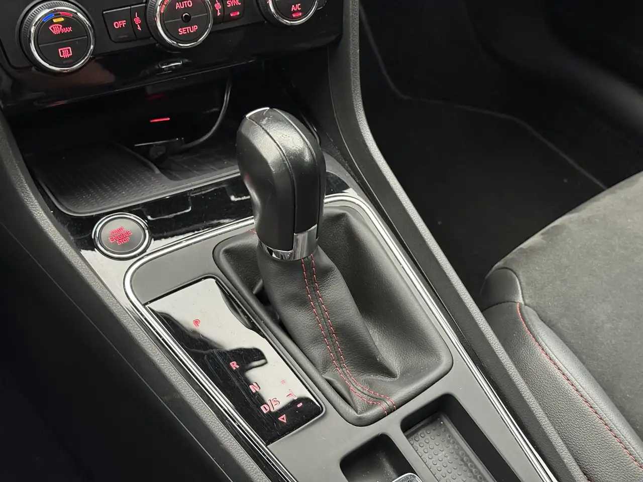 SEAT Leon 1.5 TSI FR Ultimate Edition Black Pano Camera, миниатюра 22