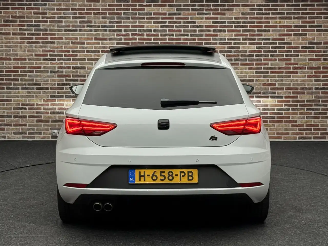 SEAT Leon 1.5 TSI FR Ultimate Edition Black Pano Camera, миниатюра 29