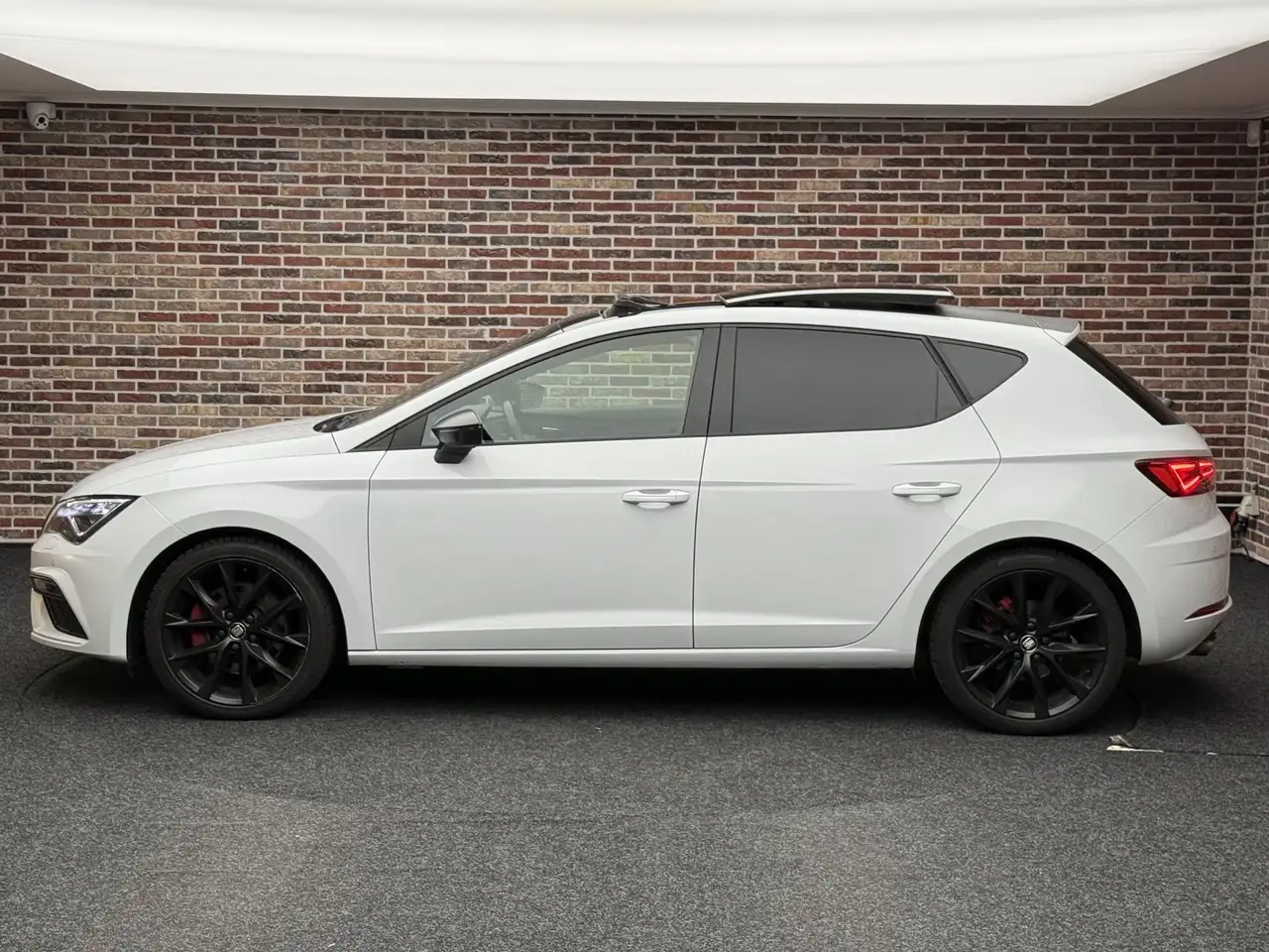 SEAT Leon 1.5 TSI FR Ultimate Edition Black Pano Camera, миниатюра 6